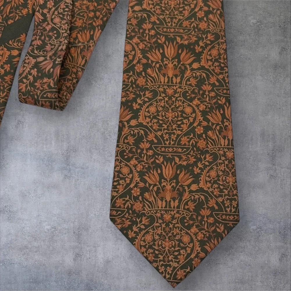 Salvatore Ferragamo Silk Necktie‎ Italy Brown Black Floral Wide 3.75